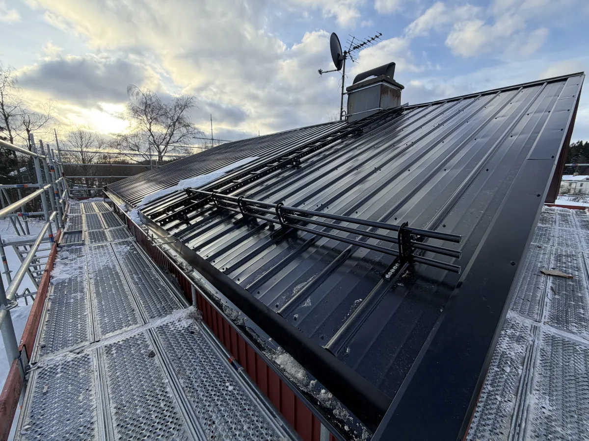 Takbyte & underhåll